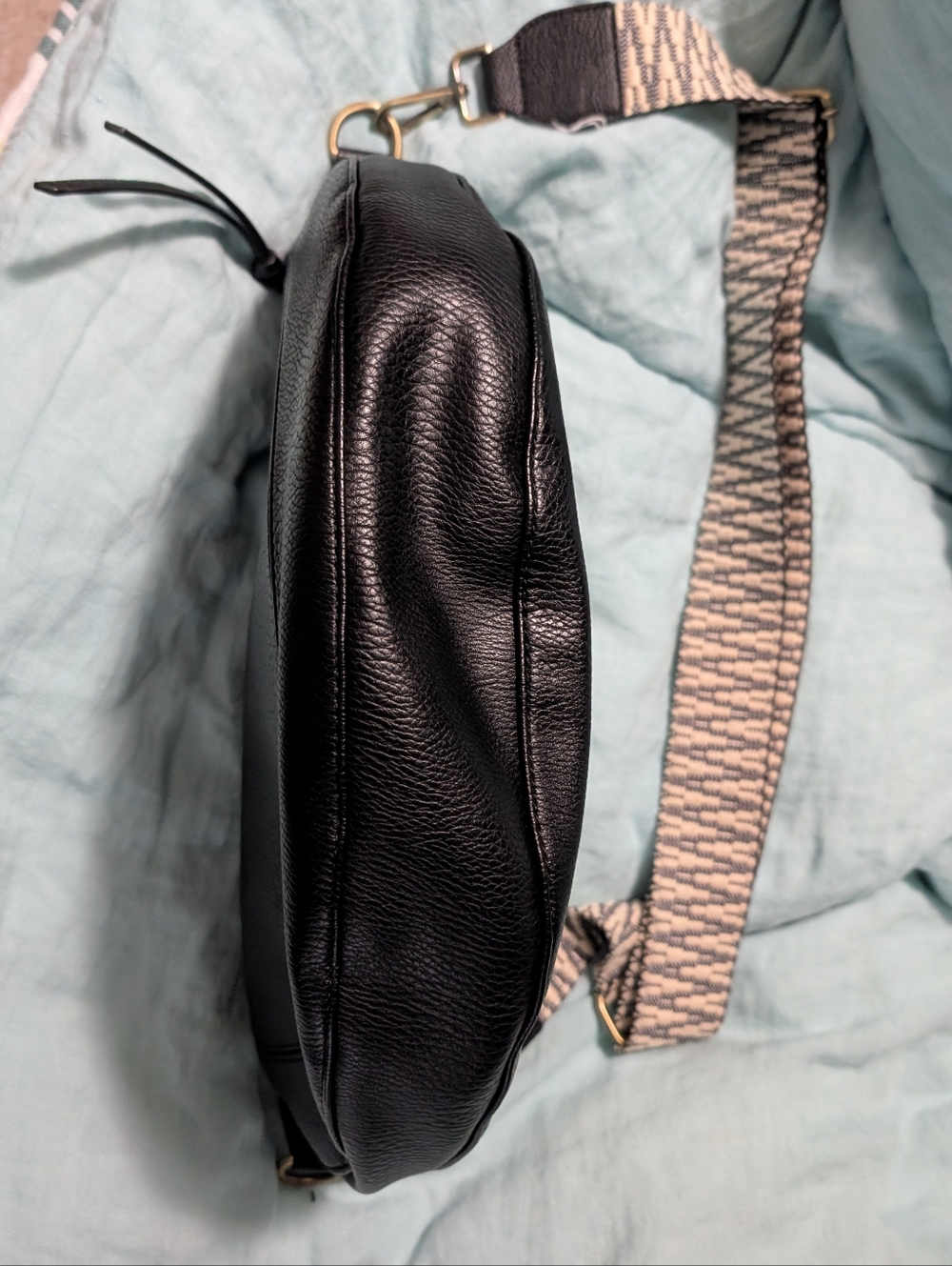 Urban Originals For Anthropologie Luna Vegan Leather Crescent Bag - Picture 3 of 4